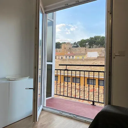 En Pleno Centro De Con Vistas Al Castillo!!! * دينايا